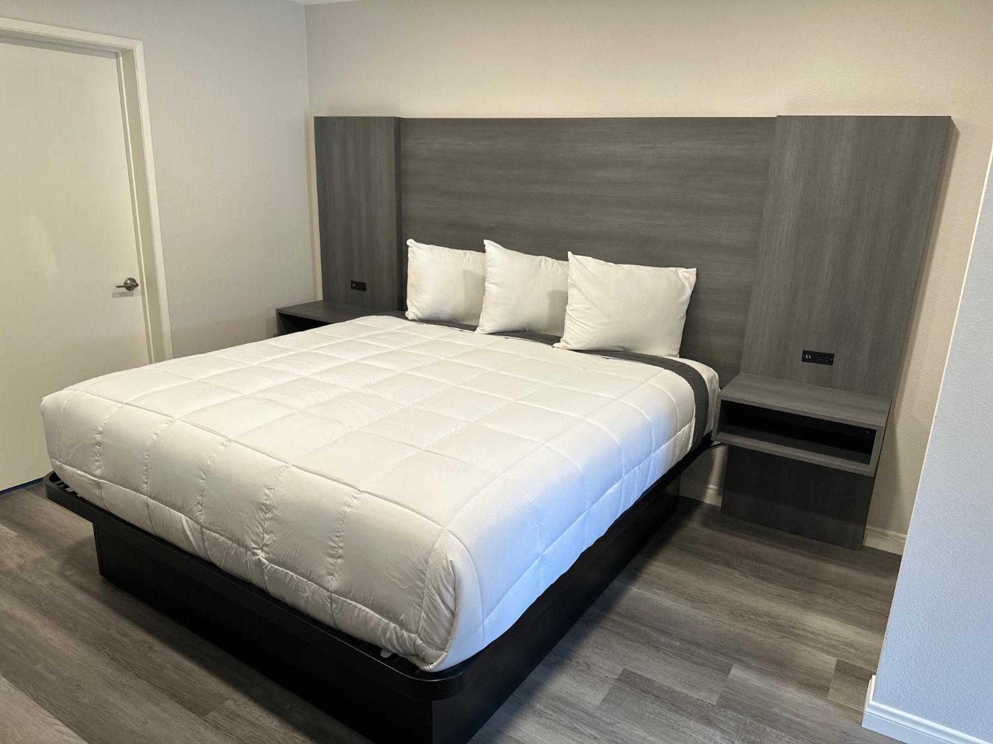 Five Star Inn Уэст-Ковина Экстерьер фото