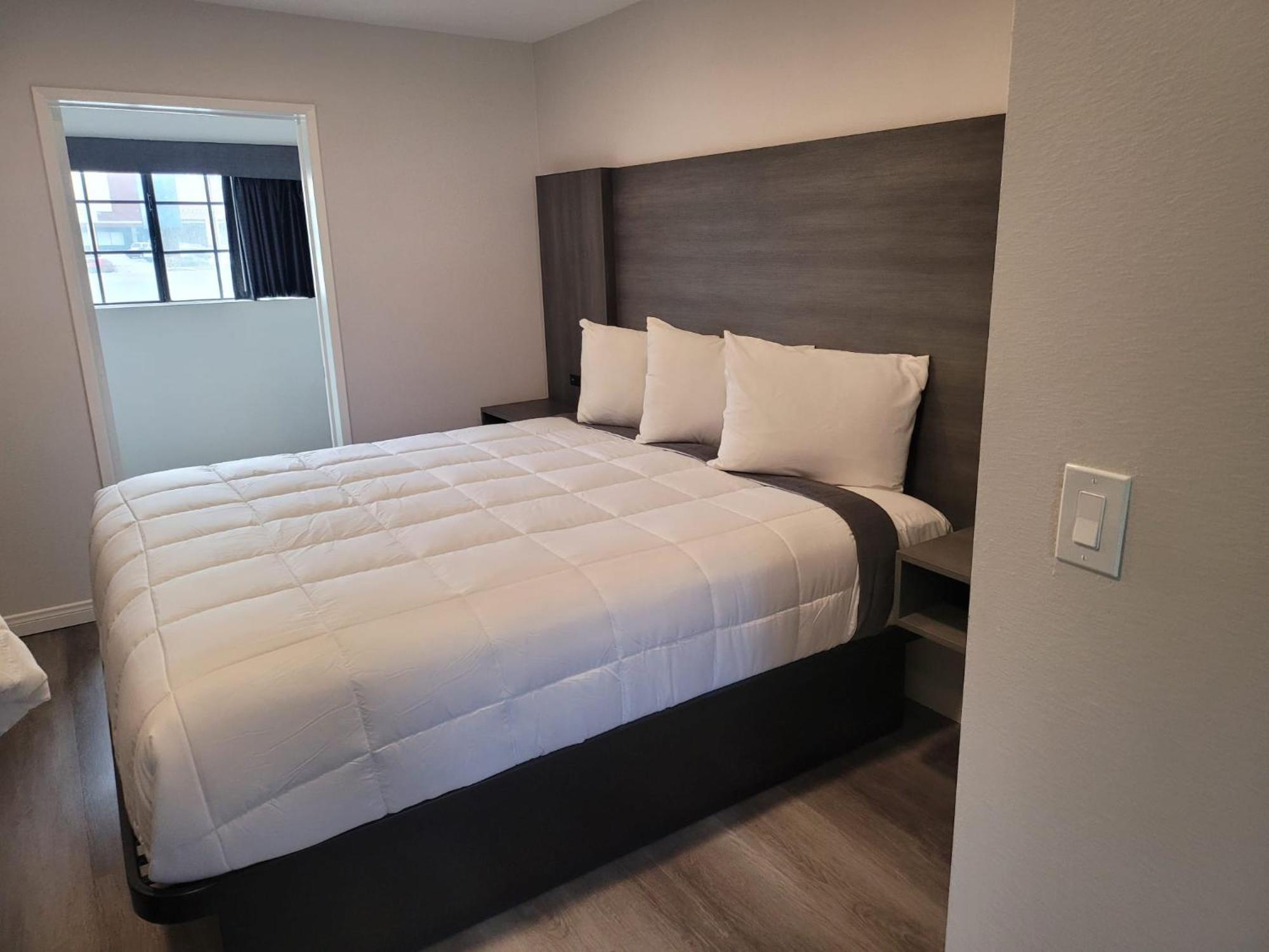 Five Star Inn Уэст-Ковина Экстерьер фото