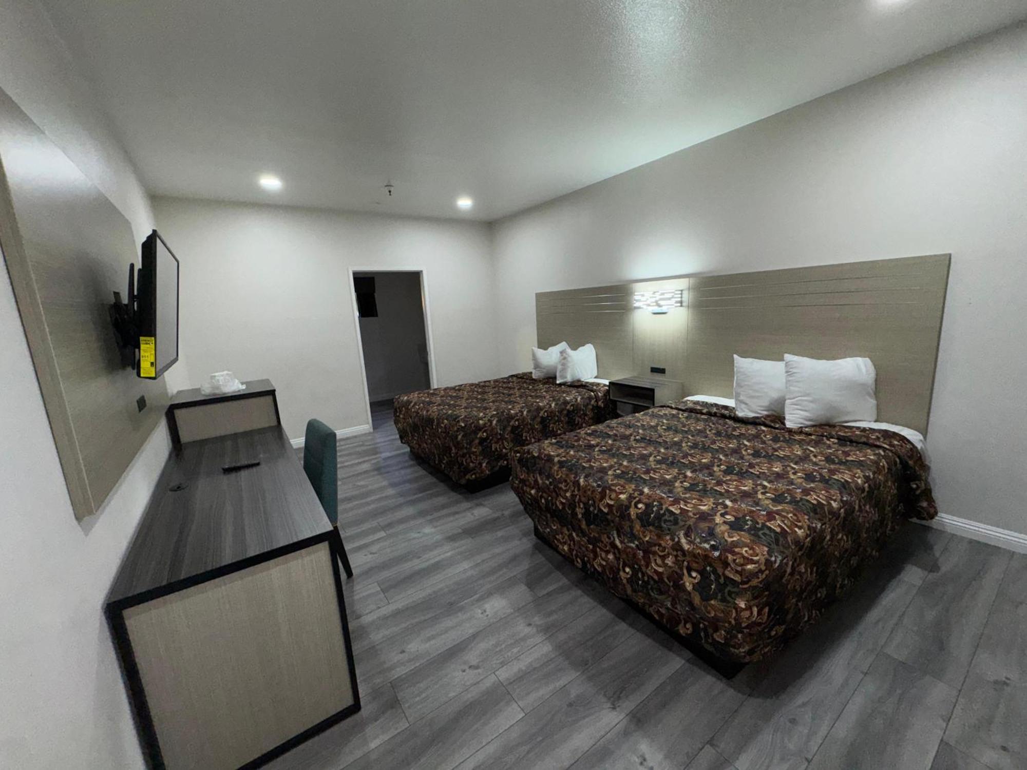 Five Star Inn Уэст-Ковина Экстерьер фото